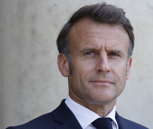 Macron Urges Washington to Quickly Lift Sanctions against Syria