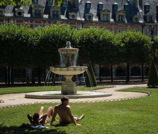 Europe on High Alert as Surprise Early Heatwave Creeps North