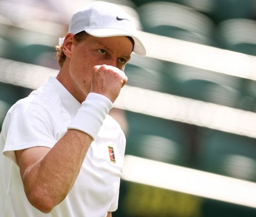 Top Seed Sinner Eases Into Wimbledon Second Round