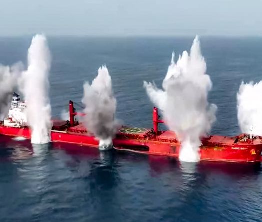 Houthi Attack in the Red Sea: Ten Rescued, Several Missing