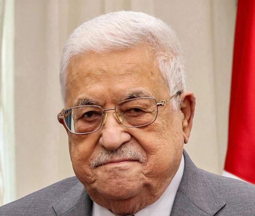 Palestinian Arms Top the Agenda in Abbas’s Beirut Visit