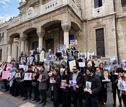 Relatives of Detained and Missing Syrians Hold Damascus Sit-in