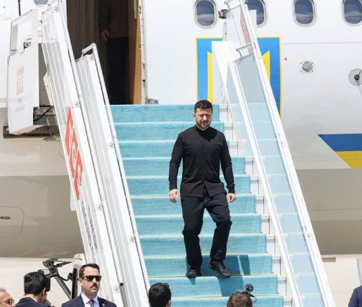 Zelensky in Turkey on Eve of Uncertain Talks Without Putin